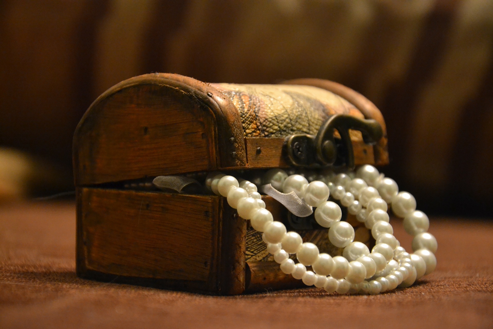Bransoletka z perłą – wyjątkowy prezent dla wyjątkowej kobiety